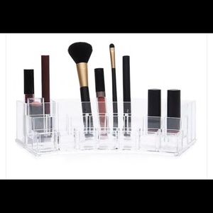 Makeup holder/organizer